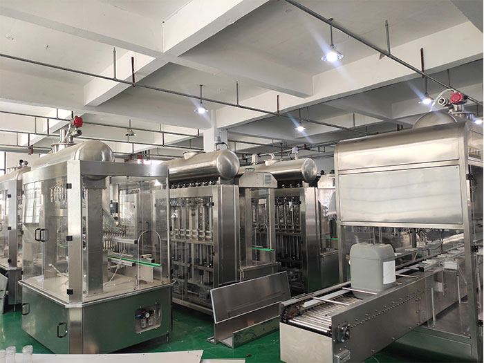 江苏南京自动化灌装机生产企业设备车间实拍
