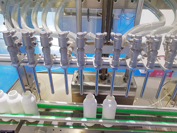 全自动液体灌装机实拍展示