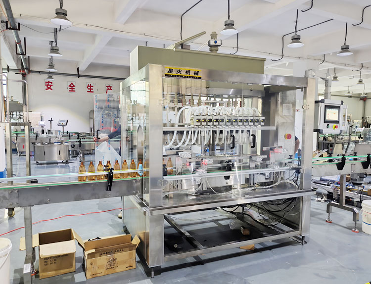 全自动化工溶液灌装机实拍